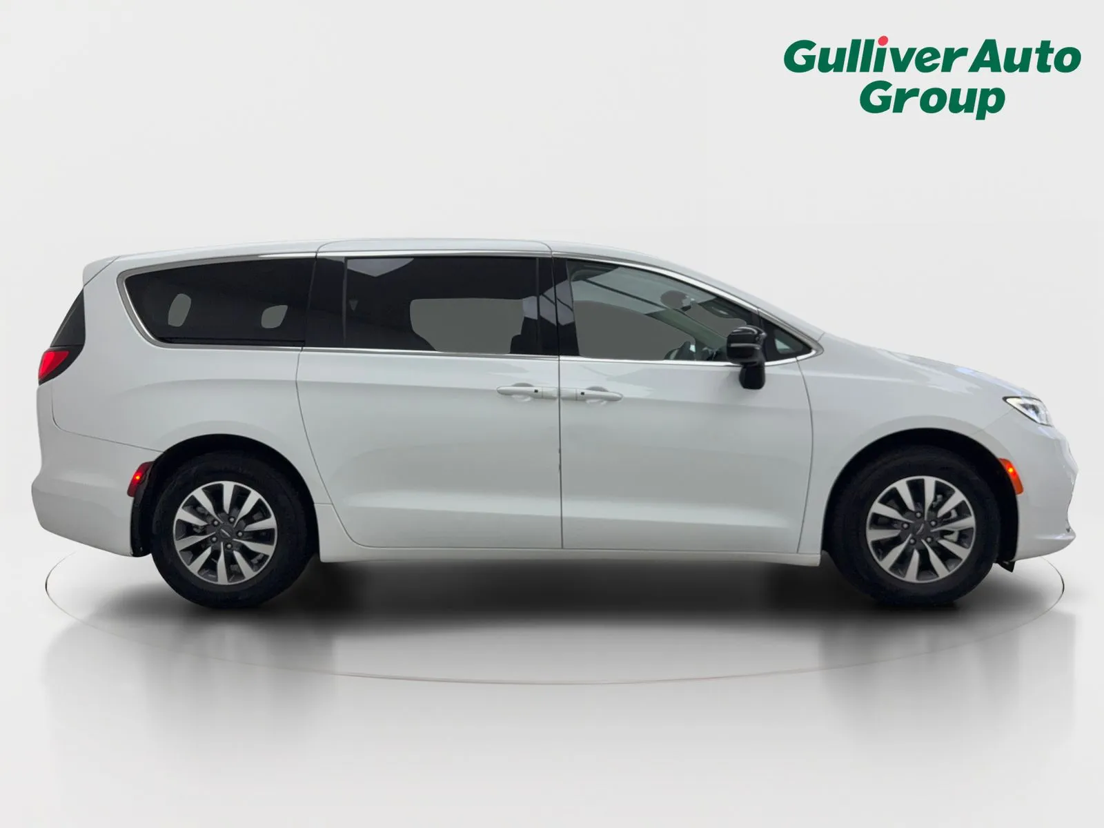 2024 Chrysler Pacifica PHEV Select - Photo 10