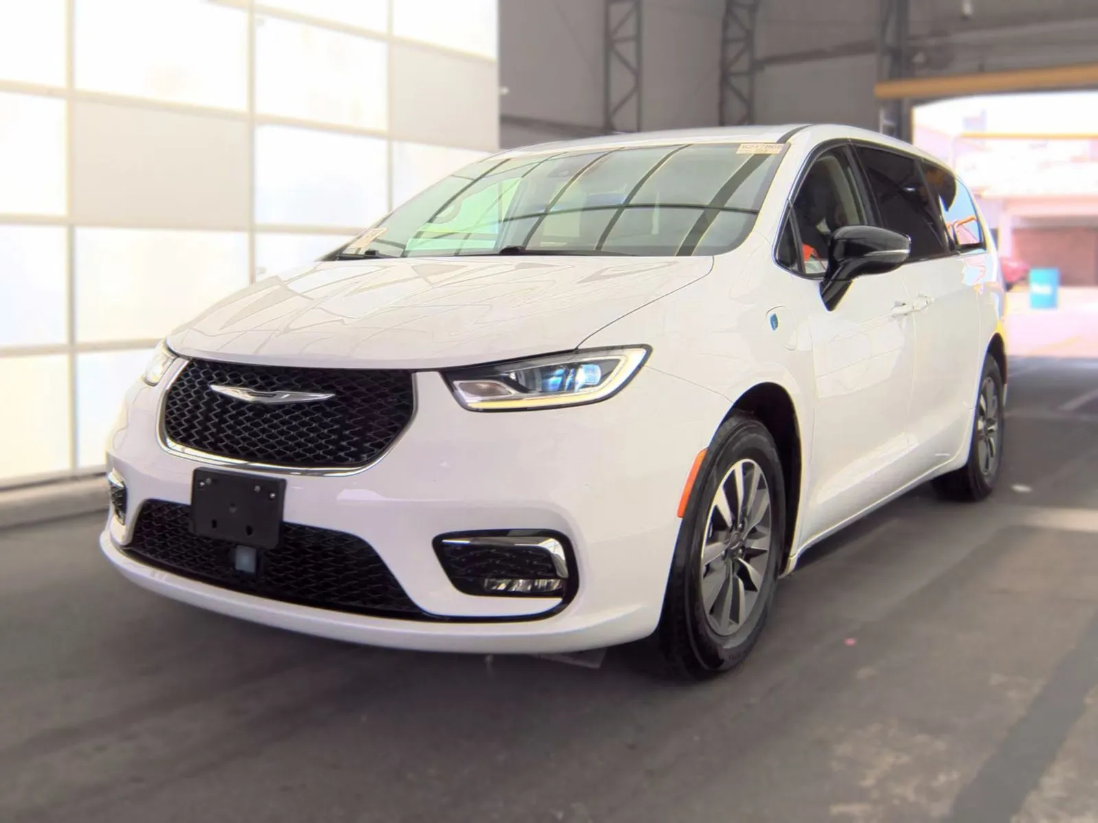 White 2024 Chrysler Pacifica Hybrid Select for sale in Plano, TX