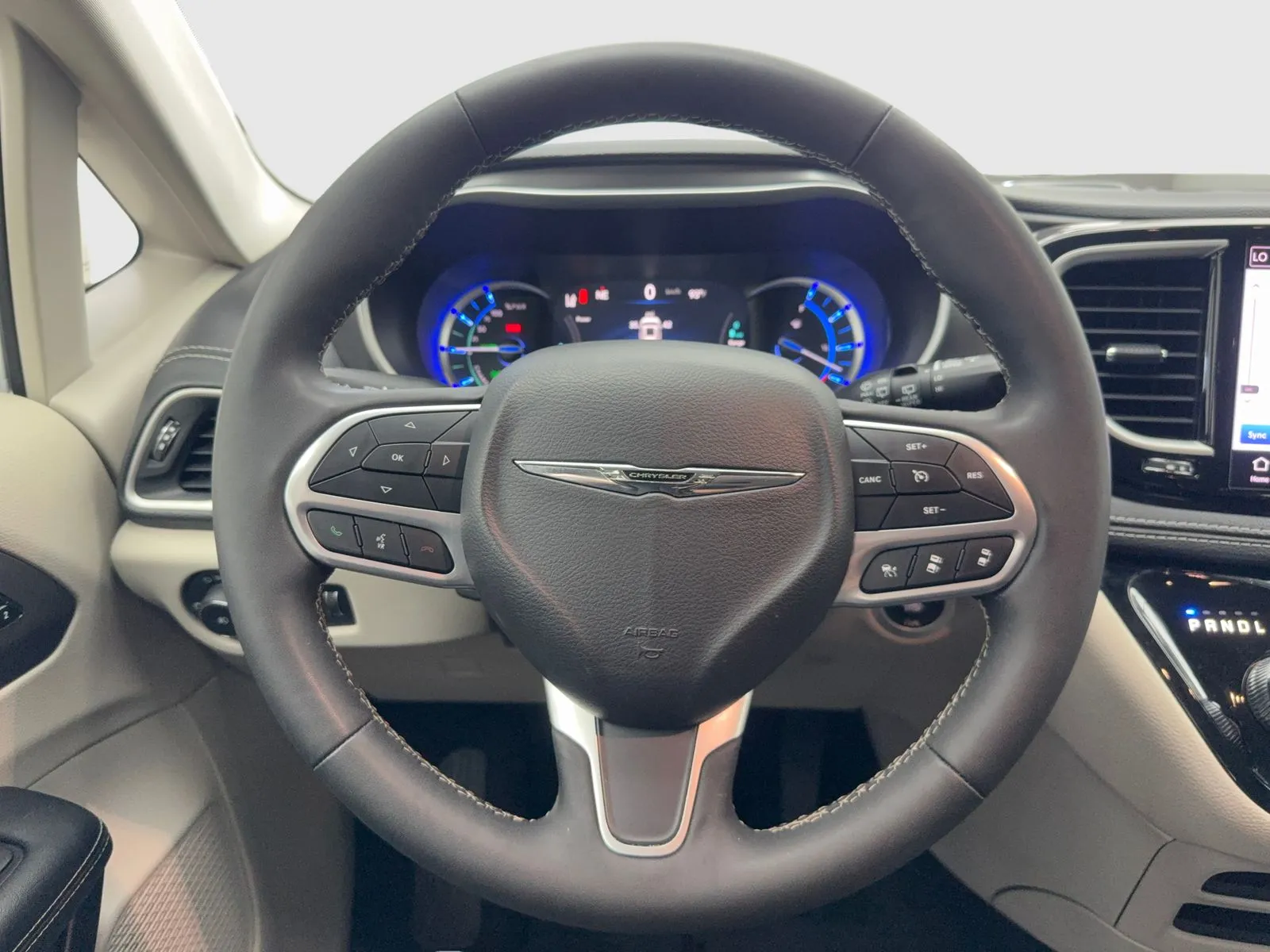 2024 Chrysler Pacifica PHEV Select - Photo 19