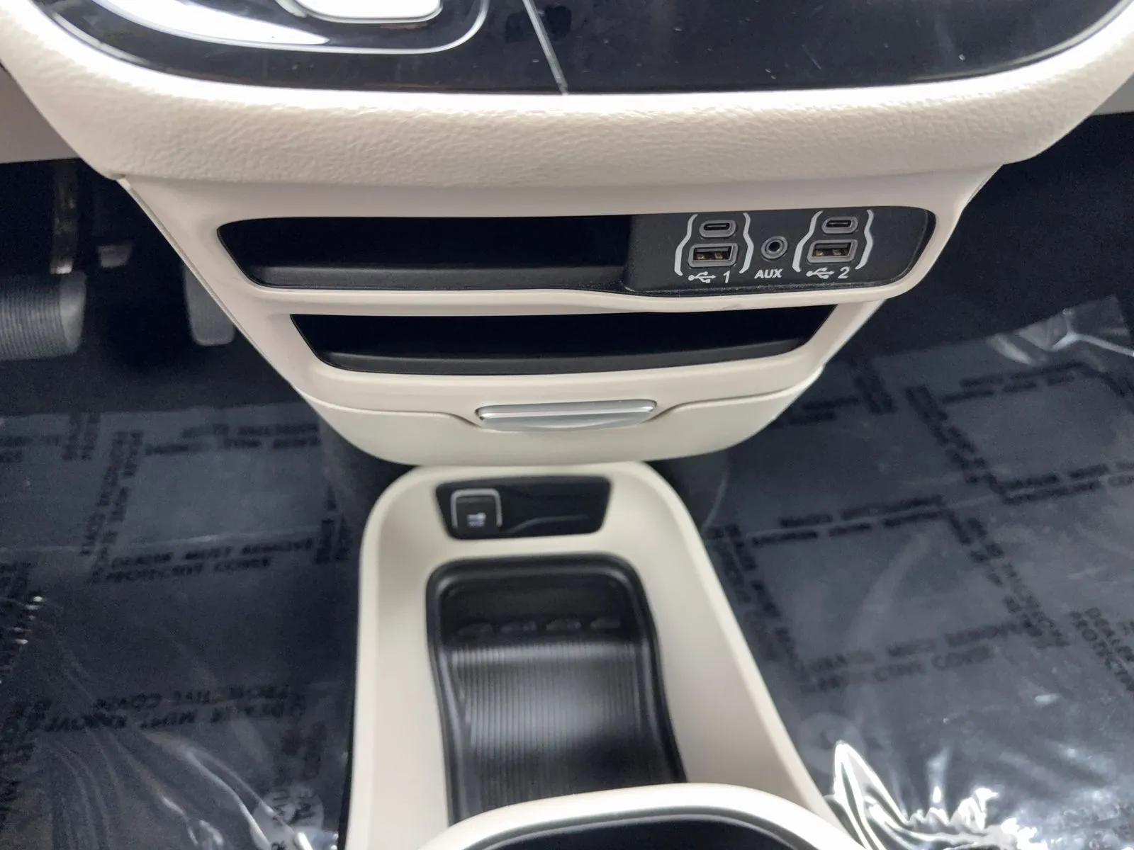 2024 Chrysler Pacifica PHEV Select - Photo 29