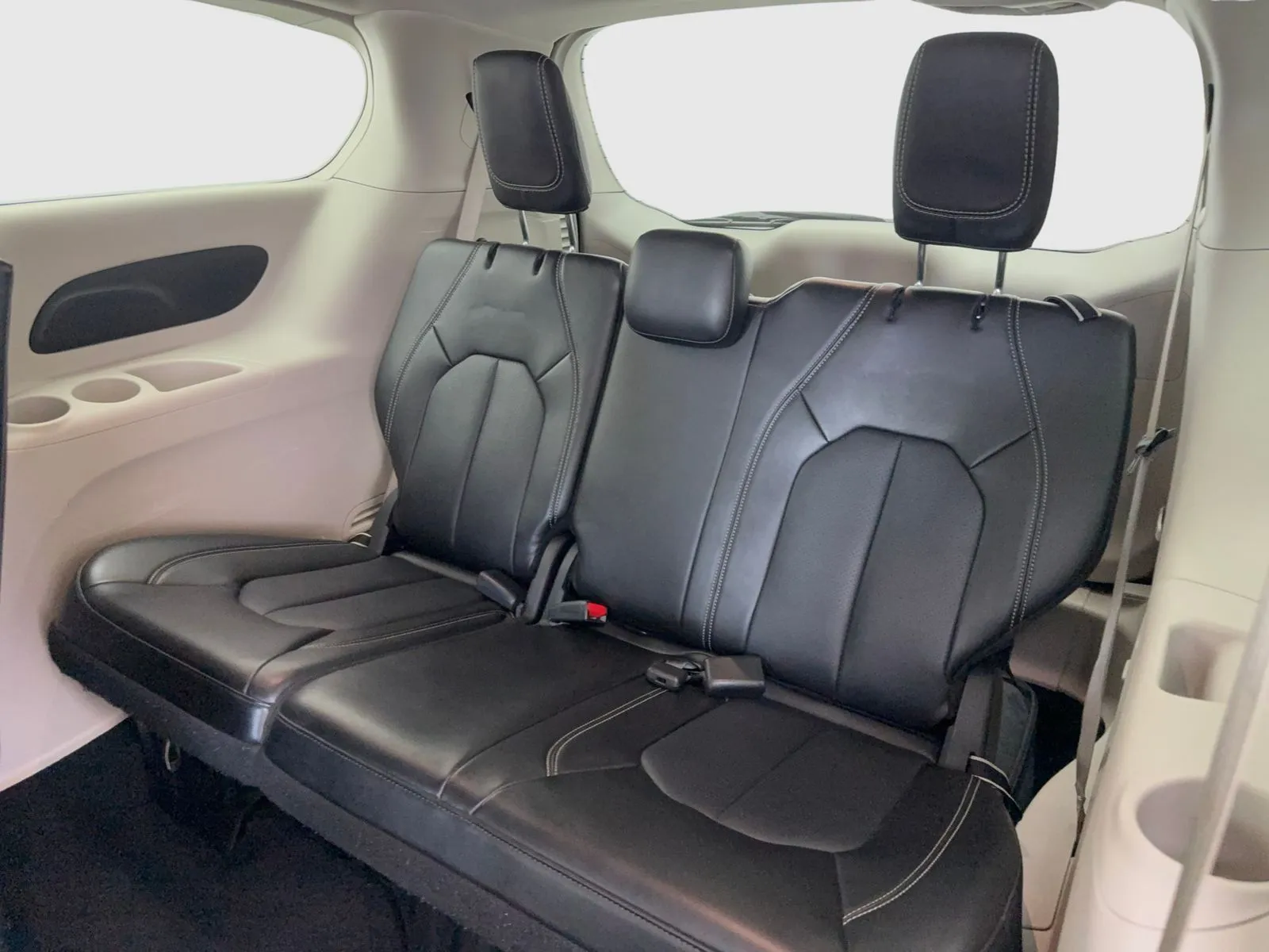 2024 Chrysler Pacifica PHEV Select - Photo 35