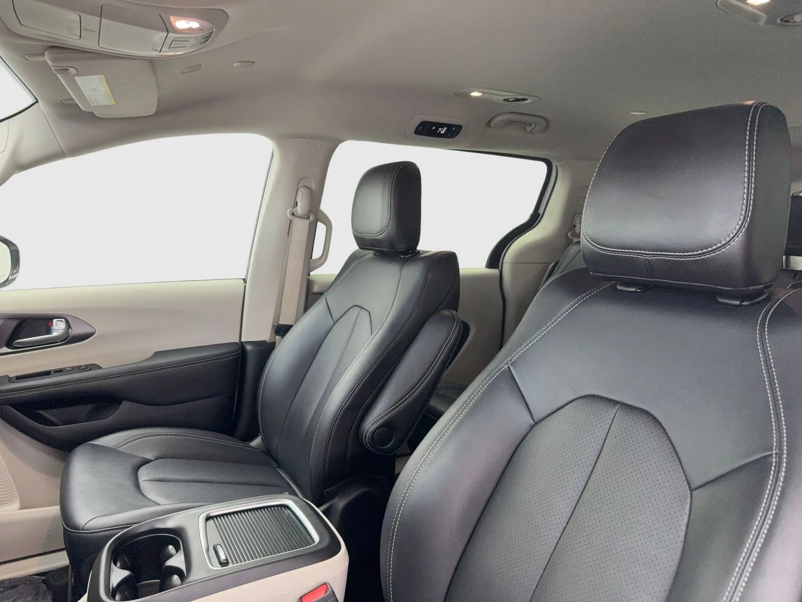 2024 Chrysler Pacifica PHEV Select - Photo 15