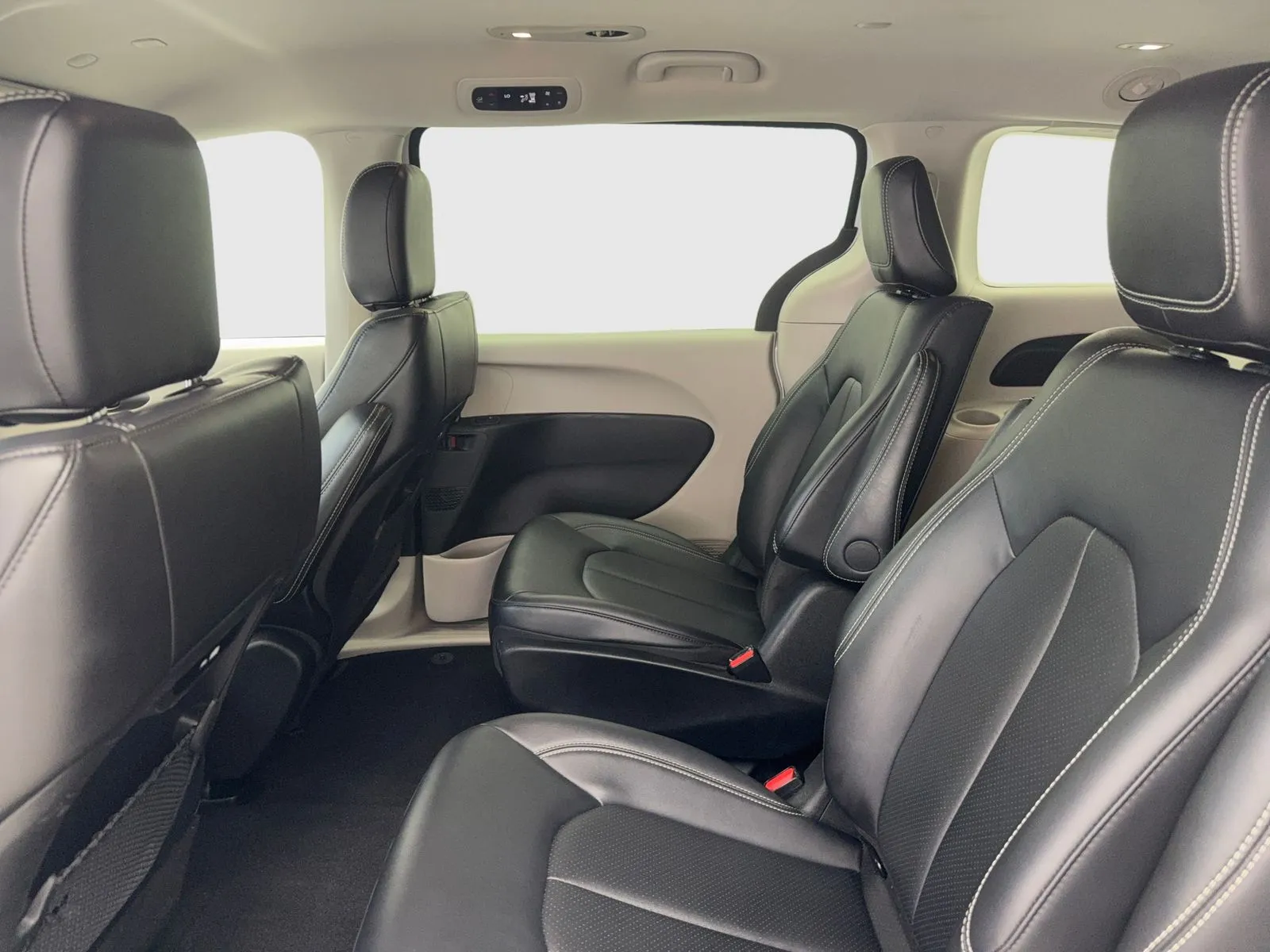 2024 Chrysler Pacifica PHEV Select - Photo 34