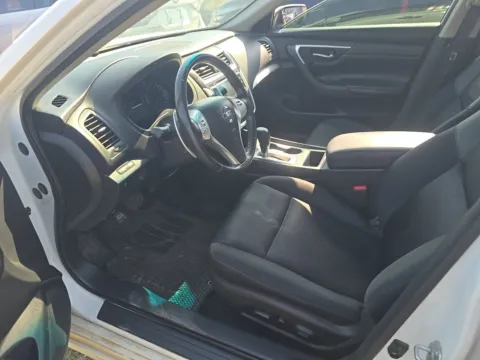 More photos of 2016 Nissan Altima 2.5 SR at Gulliver Auto Group, TX