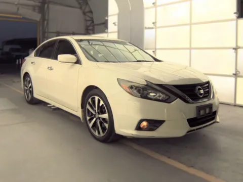 More photos of 2016 Nissan Altima 2.5 SR at Gulliver Auto Group, TX