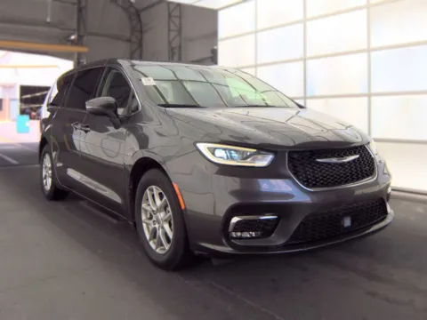 More photos of 2023 Chrysler Pacifica Touring L at Gulliver Auto Group, TX