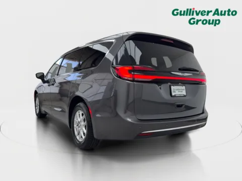 More photos of 2023 Chrysler Pacifica Touring L at Gulliver Auto Group, TX