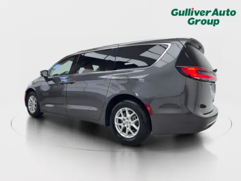 More photos of 2023 Chrysler Pacifica Touring L at Gulliver Auto Group, TX