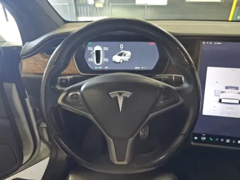 More photos of 2018 Tesla Model X 75D at Gulliver Auto Group, TX