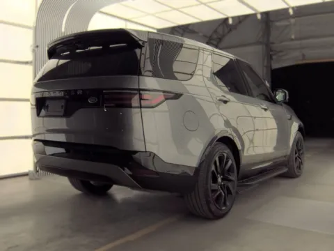 More photos of 2023 Land Rover Discovery S R-Dynamic at Gulliver Auto Group, TX