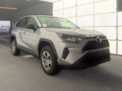 More photos of 2022 Toyota RAV4 LE at Gulliver Auto Group, TX
