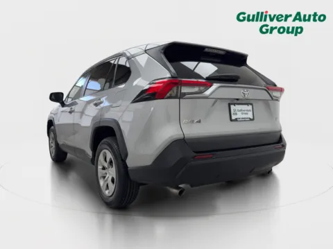 More photos of 2022 Toyota RAV4 LE at Gulliver Auto Group, TX