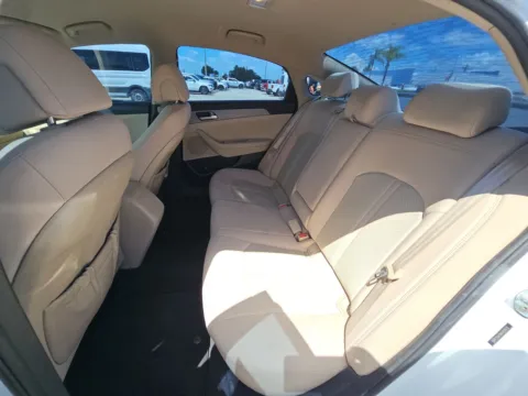 More photos of 2017 Hyundai Sonata SE at Gulliver Auto Group, TX