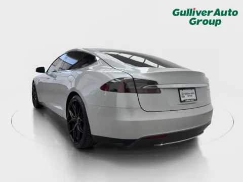More photos of 2013 Tesla Model S at Gulliver Auto Group, TX