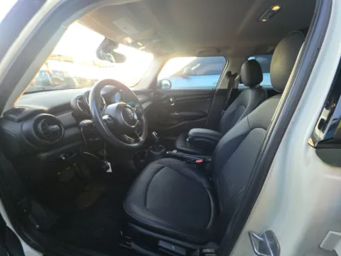 More photos of 2020 MINI Cooper Classic at Gulliver Auto Group, TX