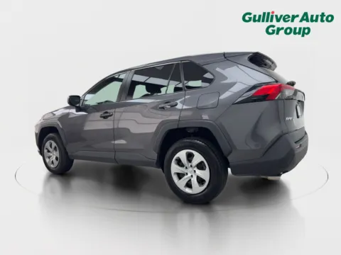 More photos of 2022 Toyota RAV4 LE at Gulliver Auto Group, TX