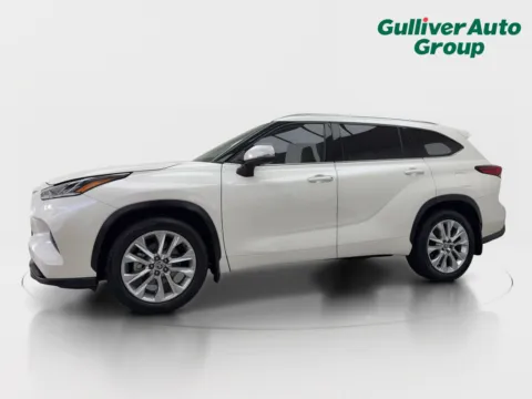 Photos of 2021 Toyota Highlander Limited for sale in Plano, TX at Gulliver Auto Group