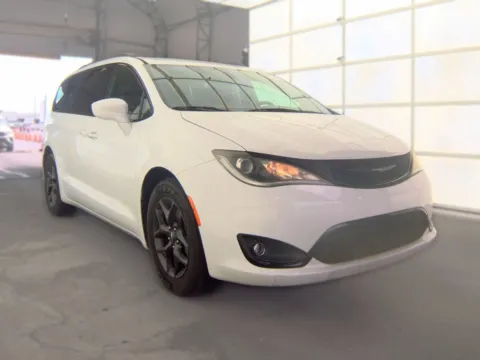 More photos of 2019 Chrysler Pacifica Touring L Plus at Gulliver Auto Group, TX