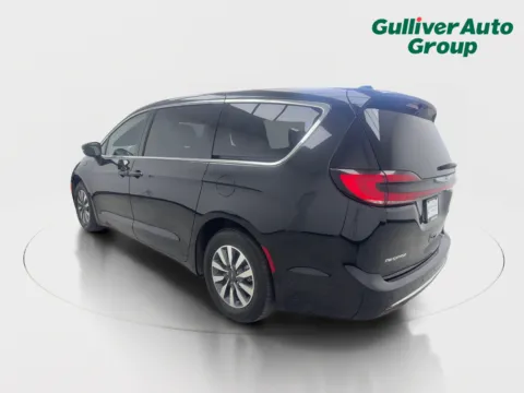 More photos of 2023 Chrysler Pacifica Hybrid Touring L at Gulliver Auto Group, TX