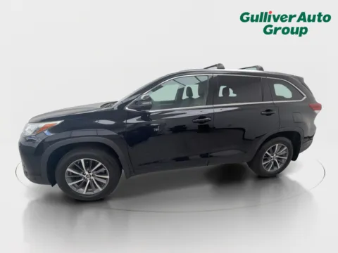 Photos of 2018 Toyota Highlander XLE for sale in Plano, TX at Gulliver Auto Group