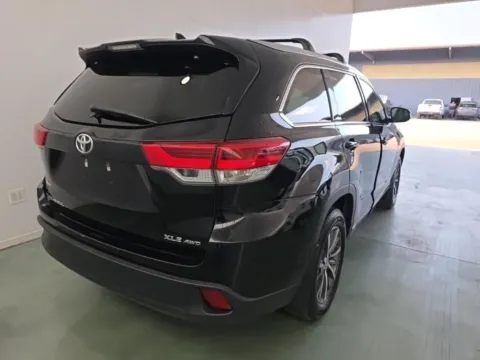 Another view of 2018 Toyota Highlander XLE for sale in Plano, TX at Gulliver Auto Group
