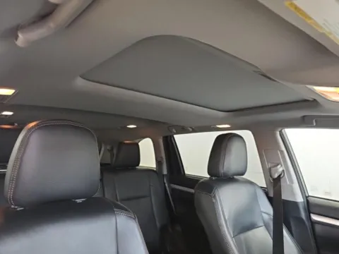 More photos of 2018 Toyota Highlander XLE at Gulliver Auto Group, TX