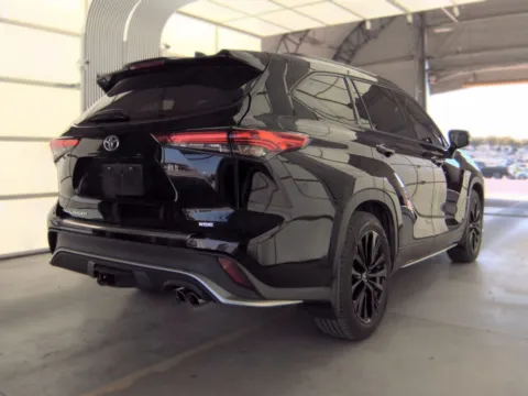 More photos of 2021 Toyota Highlander XSE at Gulliver Auto Group, TX
