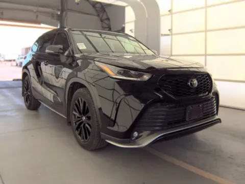 More photos of 2021 Toyota Highlander XSE at Gulliver Auto Group, TX