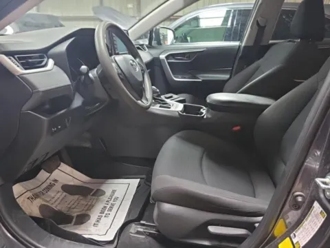 More photos of 2020 Toyota RAV4 LE at Gulliver Auto Group, TX