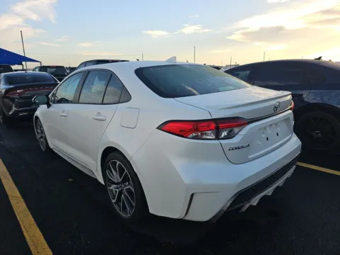 Photos of 2020 Toyota Corolla SE for sale in Plano, TX at Gulliver Auto Group