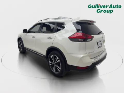 More photos of 2017 Nissan Rogue SL at Gulliver Auto Group, TX
