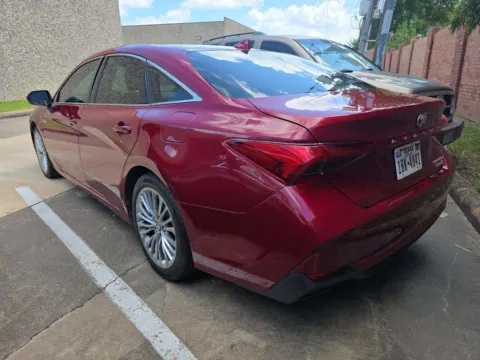 Photos of 2019 Toyota Avalon Hybrid Limited for sale in Plano, TX at Gulliver Auto Group