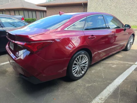Another view of 2019 Toyota Avalon Hybrid Limited for sale in Plano, TX at Gulliver Auto Group