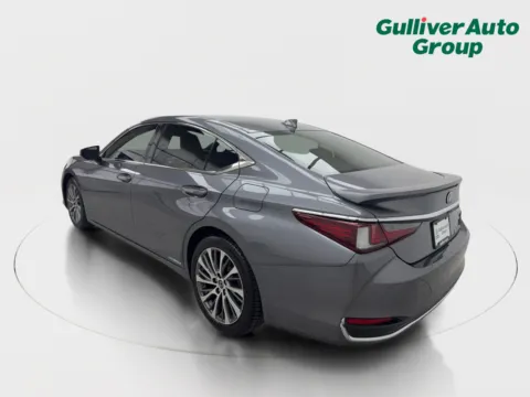 More photos of 2019 Lexus ES 300h at Gulliver Auto Group, TX