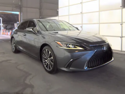 More photos of 2019 Lexus ES 300h at Gulliver Auto Group, TX