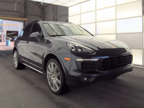 More photos of 2018 Porsche Cayenne Platinum Edition at Gulliver Auto Group, TX