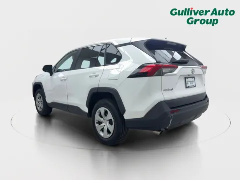 More photos of 2022 Toyota RAV4 LE at Gulliver Auto Group, TX