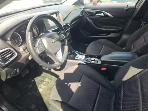More photos of 2019 INFINITI QX30 PURE at Gulliver Auto Group, TX