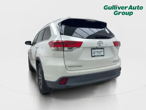 More photos of 2019 Toyota Highlander XLE at Gulliver Auto Group, TX