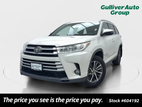 White 2019 Toyota Highlander XLE for sale in Plano, TX