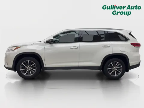 Another view of 2019 Toyota Highlander XLE for sale in Plano, TX at Gulliver Auto Group