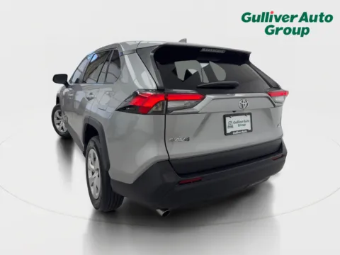 More photos of 2022 Toyota RAV4 LE at Gulliver Auto Group, TX