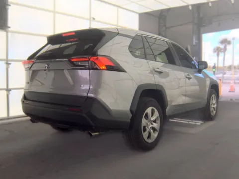 More photos of 2022 Toyota RAV4 LE at Gulliver Auto Group, TX