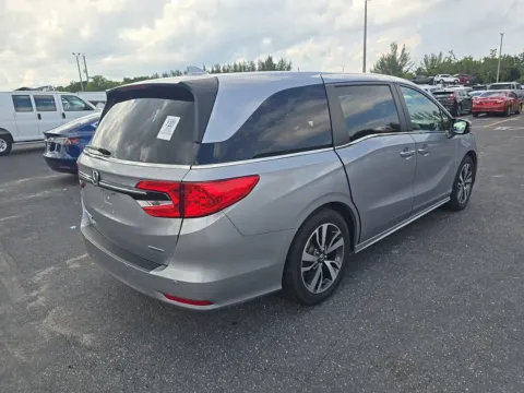 Another view of 2022 Honda Odyssey Touring for sale in Plano, TX at Gulliver Auto Group