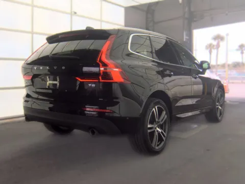 Photos of 2019 Volvo XC60 T5 Momentum for sale in Plano, TX at Gulliver Auto Group