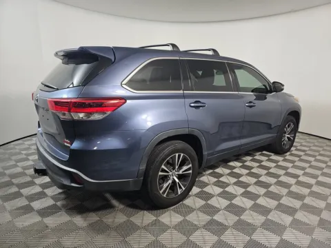 Photos of 2019 Toyota Highlander LE for sale in Plano, TX at Gulliver Auto Group