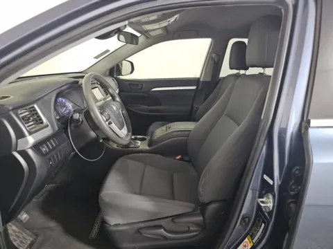 More photos of 2019 Toyota Highlander LE at Gulliver Auto Group, TX