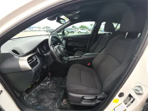 More photos of 2019 Toyota C-HR XLE at Gulliver Auto Group, TX