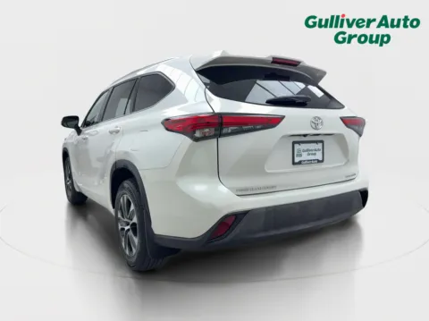 More photos of 2021 Toyota Highlander XLE at Gulliver Auto Group, TX