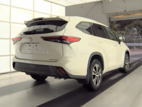 Another view of 2021 Toyota Highlander XLE for sale in Plano, TX at Gulliver Auto Group